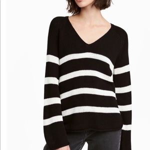 NWT H&M V-Neck Pullover Long Sleeve Knit Top Sz S